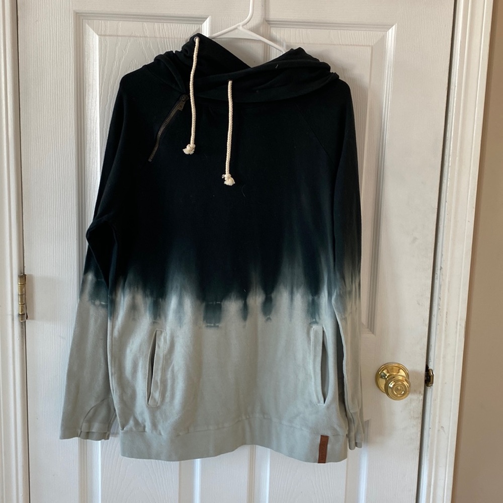 NWT double hood black to grey ombré sweatshirt  Size L